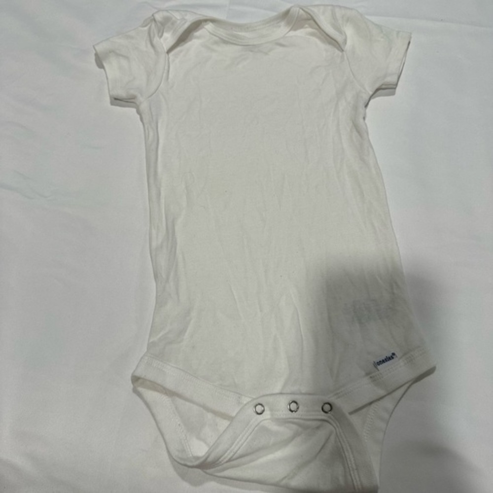 Gerber White Short Sleeve Onesies® Bodysuit 24Months